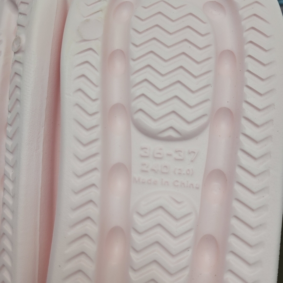 Brand New Sanrio My Melody Big Charm Slippers US 7.5 - Picture 9 of 10